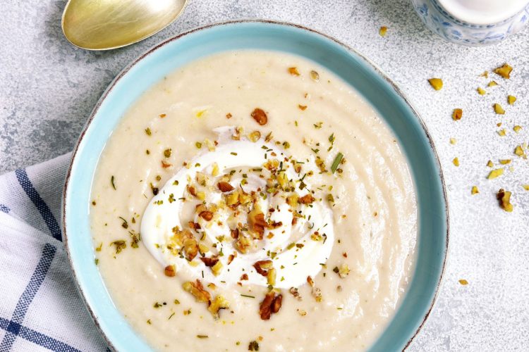 Canva-Creamy-cauliflower-soup-with-walnuts-750x500