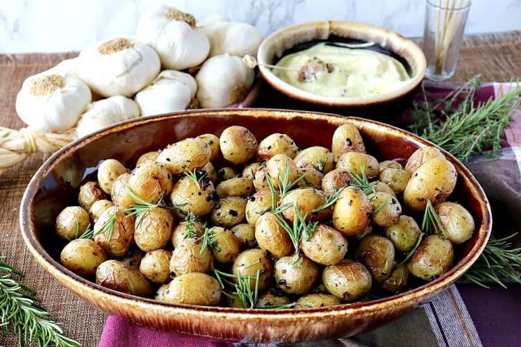 garlic-herb-roasted-potatoes-final-32-750x500