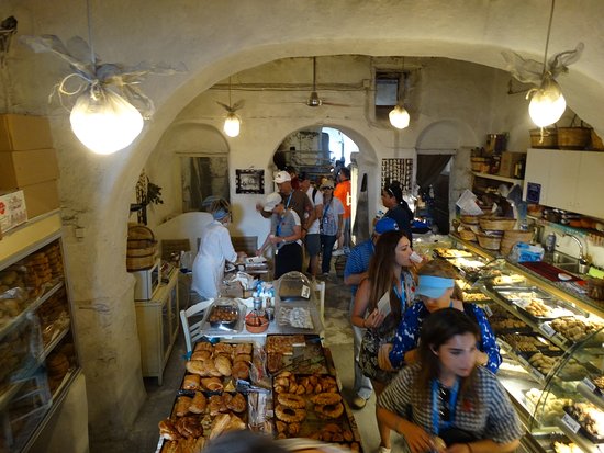 gioras-bakery